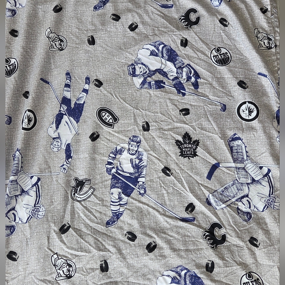VTG NHL Hockey Cdn Team Logos  Flat Bed Sheet Size TWIN